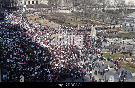 KEIN FILM, KEIN VIDEO, KEIN Fernsehen, KEIN DOKUMENTARFILM - Marchers sind im Block 400 der South Michigan Avenue während des Women's March Chicago, IL, USA, am Samstag, 20. Januar 2018, engpass. Foto von John J. Kim/Chicago Tribune/TNS/ABACAPRESS.COM Stockfoto