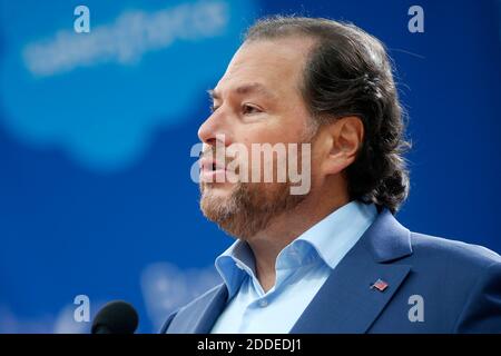 KEIN FILM, KEIN VIDEO, KEIN TV, KEINE DOKUMENTATION - Datei Foto von Salesforce Gründer und CEO Marc Benioff spricht während der großen Eröffnung des Salesforce Tower, das höchste Gebäude in San Francisco, CA, USA, Dienstag, 22. Mai 2018. Das Time-Magazin wird von Meredith an Marc Benioff, einen Mitbegründer von Salesforce, und seine Frau verkauft, wie es am Sonntag angekündigt wurde. Meredith gab bekannt, dass es das Time Magazine für 190 Millionen Dollar in bar an Benioff, einen von vier Mitbegründern von Salesforce, einem Cloud-Computing-Pionier, verkauft. Foto von Karl Mondon/Bay Area News Group/TNS/ABACAPRESS.COM Stockfoto