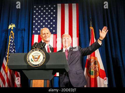 KEIN FILM, KEIN VIDEO, KEIN FERNSEHEN, KEIN DOKUMENTARFILM - FLORIDA GOV. Rick Scott steht mit Vizepräsident Mike Pence im Marriott Orlando Downtown während einer Wahlkampfveranstaltung und Mittagessen für Scotts Senatskampagne am Donnerstag, 6. September 2018 in Orlando, FL, USA. Foto von Jacob Langston/Orlando Sentinel/TNS/ABACAPRESS.COM Stockfoto