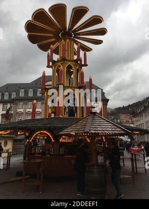 KEIN FILM, KEIN VIDEO, KEIN Fernsehen, KEIN DOKUMENTARFILM - der Weihnachtsmarkt in Heidelberg am 10. Dezember 2018. Foto von Tim Schnupp/TNS/ABACAPRESS.COM Stockfoto