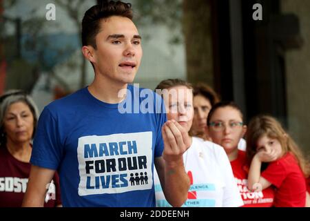 KEIN FILM, KEIN VIDEO, KEIN Fernsehen, KEIN DOKUMENTARFILM - Parkland-Überlebender David Hogg spricht während einer Pressekonferenz im Broward County Government Center in Fort Lauderdale, FL, USA, am 11. Februar 2019, Nach der Einreichung von 200 Petitionen an den Broward County Supervisor of Elections Office im Rahmen einer Wahlinitiative, um auf die Wahl 2020 ein Verbot für den Verkauf von militärischen Waffen zu setzen. Foto von Amy Beth Bennett/Sun Sentinel/TNS/ABACAPRESS.COM Stockfoto