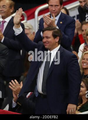 KEIN FILM, KEIN VIDEO, KEIN FERNSEHEN, KEIN DOKUMENTARFILM - FLORIDA GOV. Ron DeSantis waves während einer Wahlkampfveranstaltung für Präsident Trump im Amway Center in Orlando, FL, USA am Dienstag, 18. Juni 2019. Foto von Stephen M. Dowell/Orlando Sentinel/TNS/ABACAPRESS.COM Stockfoto