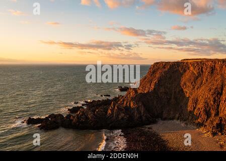 Sonnenuntergang über dramatischen Klippen an der Bucht von fundy Stockfoto