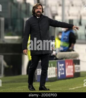 Turin, Italien. November 2020. Juventus-Cheftrainer Andrea Pirlo zeigt sich beim UEFA Champions League-Gruppenspiel G zwischen Juventus und Ferencvaros am 24. November 2020 in Turin, Italien. Quelle: Alberto Lingria/Xinhua/Alamy Live News Stockfoto