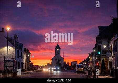 November 2020. Lauder, Scottish Borders. Schottland, Großbritannien. Ein atemberaubender Sonnenaufgang am Montagmorgen beginnt die Woche in der Grenzstadt Lauder. Bild sh Stockfoto