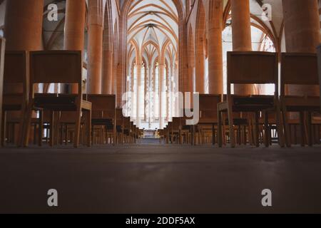 Innenraum einer Kirche aus dem Mittelalter in heidelberg Deutschland Stockfoto