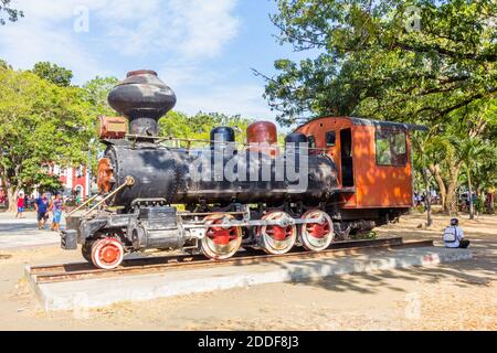 Eine alte Lokomotive in einem Park in Iloilo City, Philippinen Stockfoto