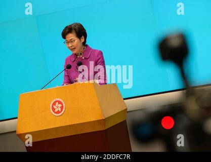 Hongkong, China. November 2020. HONGKONG, HONGKONG SAR, CHINA: 25. NOVEMBER 2020.Hongkongs Chefexekutivin CARRIE LAM diskutiert Details zu ihrer längst überfälligen „Ansprache des Chefexekutivs 2020“ bei einer Pressekonferenz in den Büros der Zentralregierung, Tamar, Hongkong.Alamy Live News/Jayne Russell Credit: Jayne Russell/Alamy Live News Stockfoto