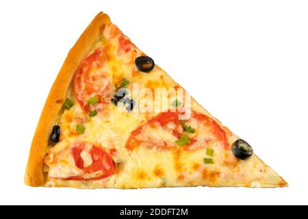 Stück Pizza auf weißem Hintergrund isoliert. Schneiden Sie die Pizza auf weißem Hintergrund ab Stockfoto