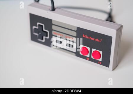 NES Classic Edition Retro Portable Konsolencontroller – Nintendo Entertainment System Stockfoto