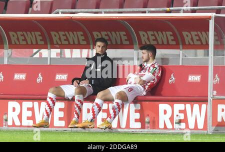 Von links nach rechts Sebastian ANDERSSON (K), Jan THIELMANN (K) enttäuscht nach dem Spiel. Fußball 1. Bundesliga, 8. Spieltag, FC Köln (K) - Union Berlin (UB) 1:2, am 22. November 2020 in Köln. Foto: Matthias Koch / Pool via FOTOAGENTUR SVEN SIMON # die DFL-Vorschriften verbieten die Verwendung von Fotografien als Bildsequenzen und/oder quasi-Video # # nur zur redaktionellen Verwendung # # Nationale und internationale Nachrichtenagenturen # ¬ zur Nutzung weltweit Stockfoto