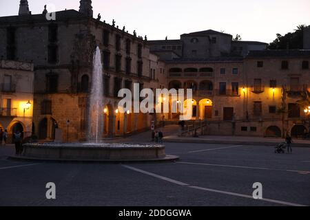 Trujillo bei Nacht.Court House. Plaza Major. Die mittelalterliche und Renaissance-Architektur Stadt in der Provinz Caceres, Extremadura, Stockfoto