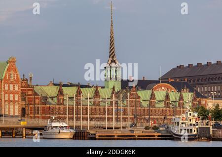 Geographie / Reisen, Dänemark, Kopenhagen, Blick auf die Borsen, ehemalige Börse im Zentrum von Co, Additional-Rights-Clearance-Info-not-available Stockfoto