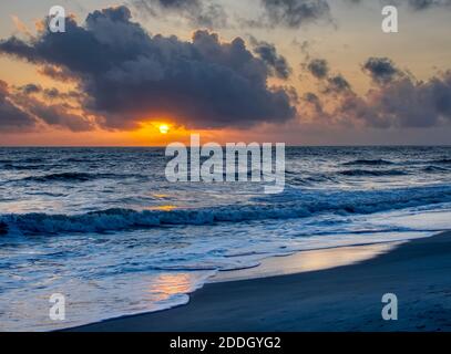 Sonnenuntergang über dem Golf von Mexiko von Sanibel Island Florida In den Vereinigten Staaten Stockfoto