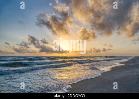 Sonnenuntergang über dem Golf von Mexiko von Sanibel Island Florida In den Vereinigten Staaten Stockfoto