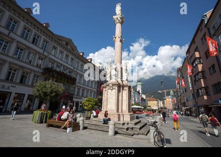 INNSBRUCK, ÖSTERREICH, 12. SEPTEMBER 2020 - Blick auf den Marktplatz im Zentrum von Innsbruck, Tirol, Österreich Stockfoto