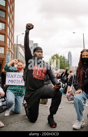 London, Vereinigtes Königreich - 29. August 2020: protestmarsch der schwarzen Menschenleben von der US-Botschaft zum Parlamentsplatz Stockfoto