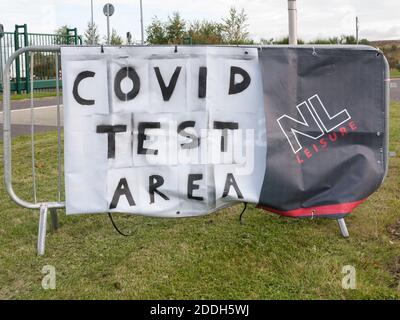 Hinweis zur Covid 19 Prüfstation Stockfoto
