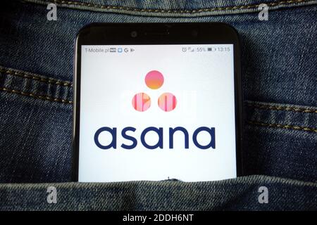 KONSKIE, POLEN - 21. Dezember 2019: Das asana App-Logo wird auf dem Handy angezeigt Stockfoto