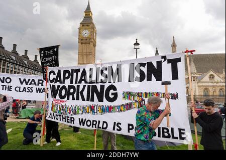 1. Mai Demonstration Parlament Sq. Die Demonstration konzentrierte sich hauptsächlich auf die bevorstehenden Parlamentswahlen, die am 6. Mai stattfinden. Houses of Parliament, Parliament Square, London, Großbritannien. Mai 2010 Stockfoto