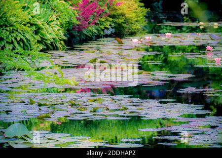 Les Jardins de Monet à Giverny - Monets Garten - Haus und Seerosengärten des französischen Künstlers Claude Monet in Giverny, Frankreich Stockfoto
