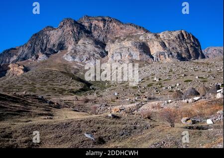 Ende Herbst Landschaft der Berge in Kabardino-balkarien, Russland Stockfoto