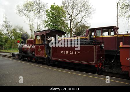 'Fiji' neben 'Castell Caernarfon' bei Dinas Junction. Stockfoto