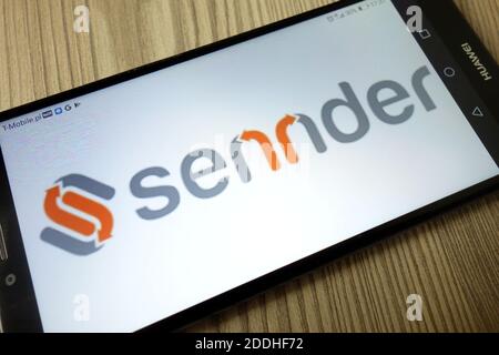 KONSKIE, POLEN - 21. Dezember 2019: Firmenlogo von Sennder auf dem Handy angezeigt Stockfoto