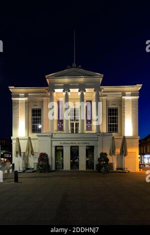 Dusk, The Art Gallery and Museum of St Albans, Hertfordshire County, England, Großbritannien Stockfoto
