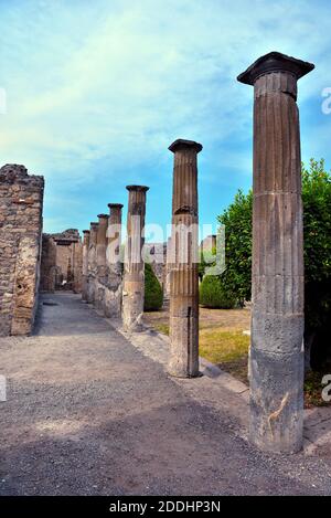 Ruinen der antiken römischen Stadt Pompeji Italien wurde zerstört Und nach dem Ausbruch des Vesuvs 79 n. Chr. mit Asche begraben Stockfoto