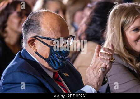 Gettysbugh, Usa. November 2020. Rudy Guliani, Präsident Trump Anwalt, hält Bemerkungen bei einer Anhörung des Staates Pennsylvania zu Wahlfragen, in Gettysburg, Pennsylvania am Mittwoch, 25. November 2020. Foto von Kevin Cedeno/UPI Kredit: UPI/Alamy Live Nachrichten Stockfoto