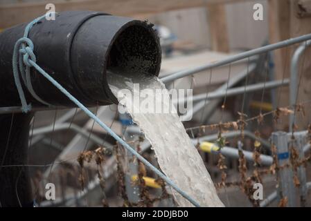 Der Bau eines Kanals, Teil der Wasserversorgung Stockfoto