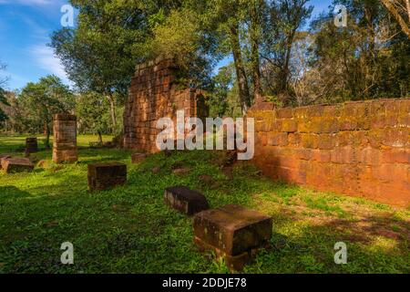 Ruinen der Jesuitenmission Nuestra Señora de Loreto bei San Ignacio, UNESCO-Weltkulturerbe, Provinz Misiones, Argentinien, Lateinamerika Stockfoto