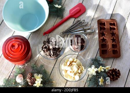 Festliche Urlaub Schokolade Herstellung von Vorräten und Zutaten zu Gourmet machen Leckereien und Geschenke für Familie und Freunde zur Weihnachtszeit Stockfoto