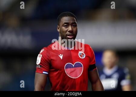 The Den, Bermondsey, London, Großbritannien. November 2020. English Championship Football, Millwall Football Club versus Reading; Yakou Me&#xef;te of Reading Credit: Action Plus Sports/Alamy Live News Stockfoto