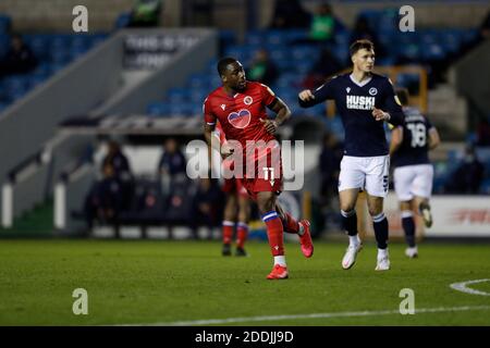 The Den, Bermondsey, London, Großbritannien. November 2020. English Championship Football, Millwall Football Club versus Reading; Yakou Me&#xef;te of Reading Credit: Action Plus Sports/Alamy Live News Stockfoto