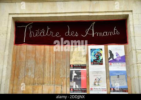 Die Plakate für Theaterstücke während des 73. Internationalen Theaterfestivals in Avignon, Südostfrankreich am 09. Juli 2019. Das 73. Avignon Festival findet vom 4. Bis 23. Juli 2019 statt. Foto von Karim Ait Adjedjou/Avenir Pictures/ABACAPRESS.COM Stockfoto