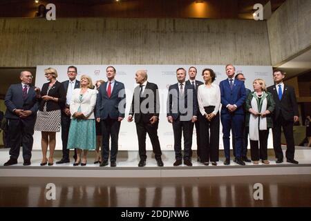 Generaldirektor für internationale Zusammenarbeit und Entwicklung der EU, Stefano Manservisi, Bundesministerin für Bildung und Forschung Anja Karliczek, Ministerin für Afrika des Commonwealth Office Harriette Baldwin, USAID-Administrator Mark Green, französischer Bildungsminister Jean-Michel Blanquer, EU-Jugendminister Jean-Baptiste Lemoyne, französischer Außenminister Jean-Yves Le Drian, Die Generaldirektorin der UNESCO, Audrey Azoulay, die kanadische Ministerin für Gleichstellung und Frauenrechte, Maryam Monsef, die italienische Vizeministerin für auswärtige Angelegenheiten, Emanuela Claudia del Re, und die japanische Bildungsministerin Masahik Stockfoto