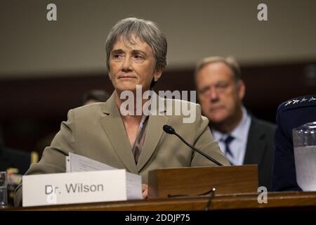 Die US-amerikanische Sekretärin der Luftwaffe, Dr. Heather Wilson, bezeugt die Ernennung von Air Force General John Hyten zum stellvertretenden Vorsitzenden der Joint Chiefs of Staff vor dem US-Senatsausschuss für bewaffnete Dienste während der Anhörung von Hyten auf dem Capitol Hill in Washington D.C., USA am 30. Juli 2019. Foto von Stefani Reynolds/CNP/ABACAPRESS.COM Stockfoto