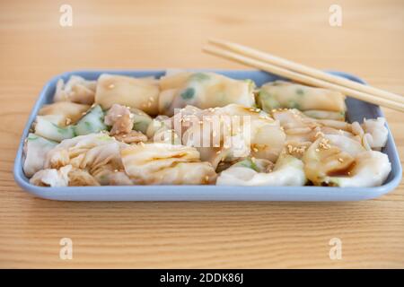 Seitenansicht traditionelle kantonesische Küche mit Cheong-Spaß oder Reis Nudelrollen Stockfoto