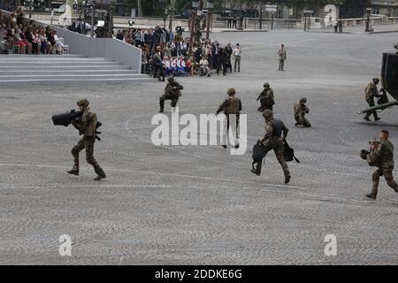 Demonstration der Spezialeinheiten während der jährlichen Parade vom 14. Juli, Paris, Frankreich am 14. Juli 2019. Foto von Henri Szwarc/ABACAPRESS.COM Stockfoto