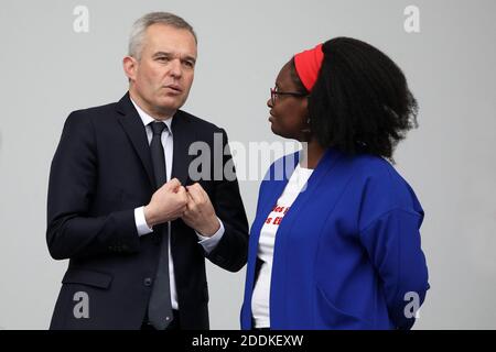 François de Rugy, ministre de la Transition Ecologique et solidaire, Sibeth NDiaye, secrétaire d'État auprès du Premier ministre et Porte-parole du gouvernement, lors du 139ème défilé militaire du 14 juillet sur les Champs-Elysées, jour de la Fête Nationale. Paris, den 14. Juli 2019. Foto Stephane Lemouton/Pool/ABACAPRESS.COM Stockfoto