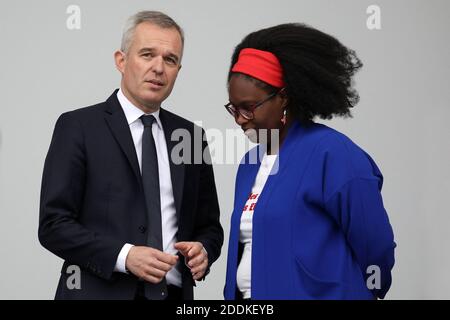 François de Rugy, ministre de la Transition Ecologique et solidaire, Sibeth NDiaye, secrétaire d'État auprès du Premier ministre et Porte-parole du gouvernement, lors du 139ème défilé militaire du 14 juillet sur les Champs-Elysées, jour de la Fête Nationale. Paris, den 14. Juli 2019. Foto Stephane Lemouton/Pool/ABACAPRESS.COM Stockfoto