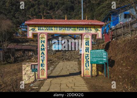 29. Dezember 2019: Ghorepani, ein Dorf im Bezirk Myagdi in der Dhaulagiri-Zone im nördlichen Zentralnepal. Es liegt innerhalb der Annapurna Conservation Stockfoto