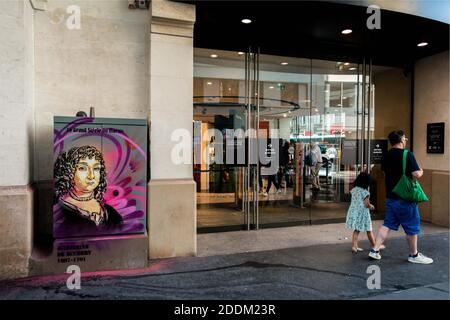 Auf Initiative des Rathauses des 4. Arrondissements vertrat der Straßenkünstler C215 einige der emblematischen Figuren des Großen Jahrhunderts der Marsche als HenriIV, Louis XIII, Molière u.a. am 31. august 2019 in Paris, Frankreich. Foto Prezat Denis/Avenir Pictures/ABACAPRESS.COM Stockfoto