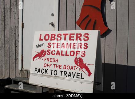 Hampton Beach and Harbour ist voll mit Lebensmittelverkäufern aller Art. Dieser Fisch ist direkt am Boot. Fisch wird täglich für Einheimische verpackt, um sie mit nach Hause zu nehmen. Stockfoto