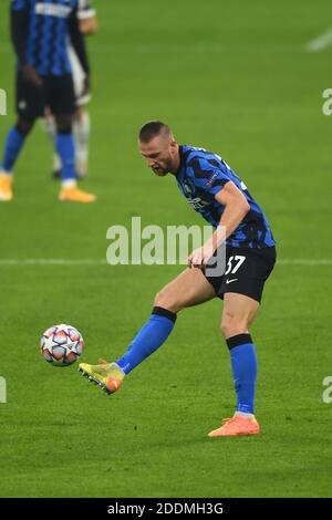 Mailand, Italien. November 2020. Milan Skriniar (Inter) während des UEFA Champions League-Spiels zwischen Inter 0-2 Real Madrid im Giuseppe Meazza Stadion am 25. November 2020 in Mailand, Italien. Quelle: Maurizio Borsari/AFLO/Alamy Live News Stockfoto