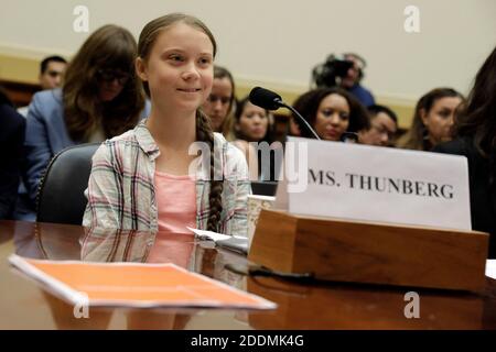 Die schwedische Klimaaktivistin Greta Thunberg bezeugte am 18. September 2019 bei einer Anhörung des Kongresses zum Thema "Voices leading the Next Generation on the Global Climate Crisis" auf dem Capitol Hill in Washington. Während Thunberg in Washington ist, werden Streikende auch vor dem Weißen Haus und dem Kongress demonstrieren, mit Kongressmitgliedern zusammentreffen und über laufende Bundesstreitigkeiten sprechen, die die Vereinigten Staaten zur Bewältigung der Klimakrise zwingen würden. Foto von Yuri Gripas/ABACAPRESS.COM Stockfoto