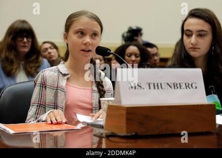 Die schwedische Klimaaktivistin Greta Thunberg bezeugte am 18. September 2019 bei einer Anhörung des Kongresses zum Thema "Voices leading the Next Generation on the Global Climate Crisis" auf dem Capitol Hill in Washington. Während Thunberg in Washington ist, werden Streikende auch vor dem Weißen Haus und dem Kongress demonstrieren, mit Kongressmitgliedern zusammentreffen und über laufende Bundesstreitigkeiten sprechen, die die Vereinigten Staaten zur Bewältigung der Klimakrise zwingen würden. Foto von Yuri Gripas/ABACAPRESS.COM Stockfoto
