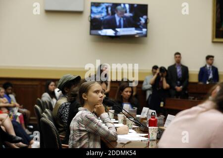 Die schwedische Klimaaktivistin Greta Thunberg bezeugte am 18. September 2019 bei einer Anhörung des Kongresses zum Thema "Voices leading the Next Generation on the Global Climate Crisis" auf dem Capitol Hill in Washington. Während Thunberg in Washington ist, werden Streikende auch vor dem Weißen Haus und dem Kongress demonstrieren, mit Kongressmitgliedern zusammentreffen und über laufende Bundesstreitigkeiten sprechen, die die Vereinigten Staaten zur Bewältigung der Klimakrise zwingen würden. Foto von Yuri Gripas/ABACAPRESS.COM Stockfoto